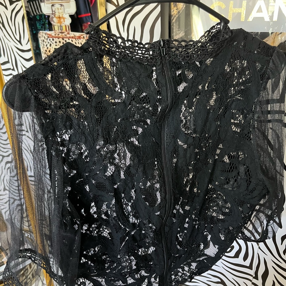 Blouse (versatile) - Picture 2 of 3
